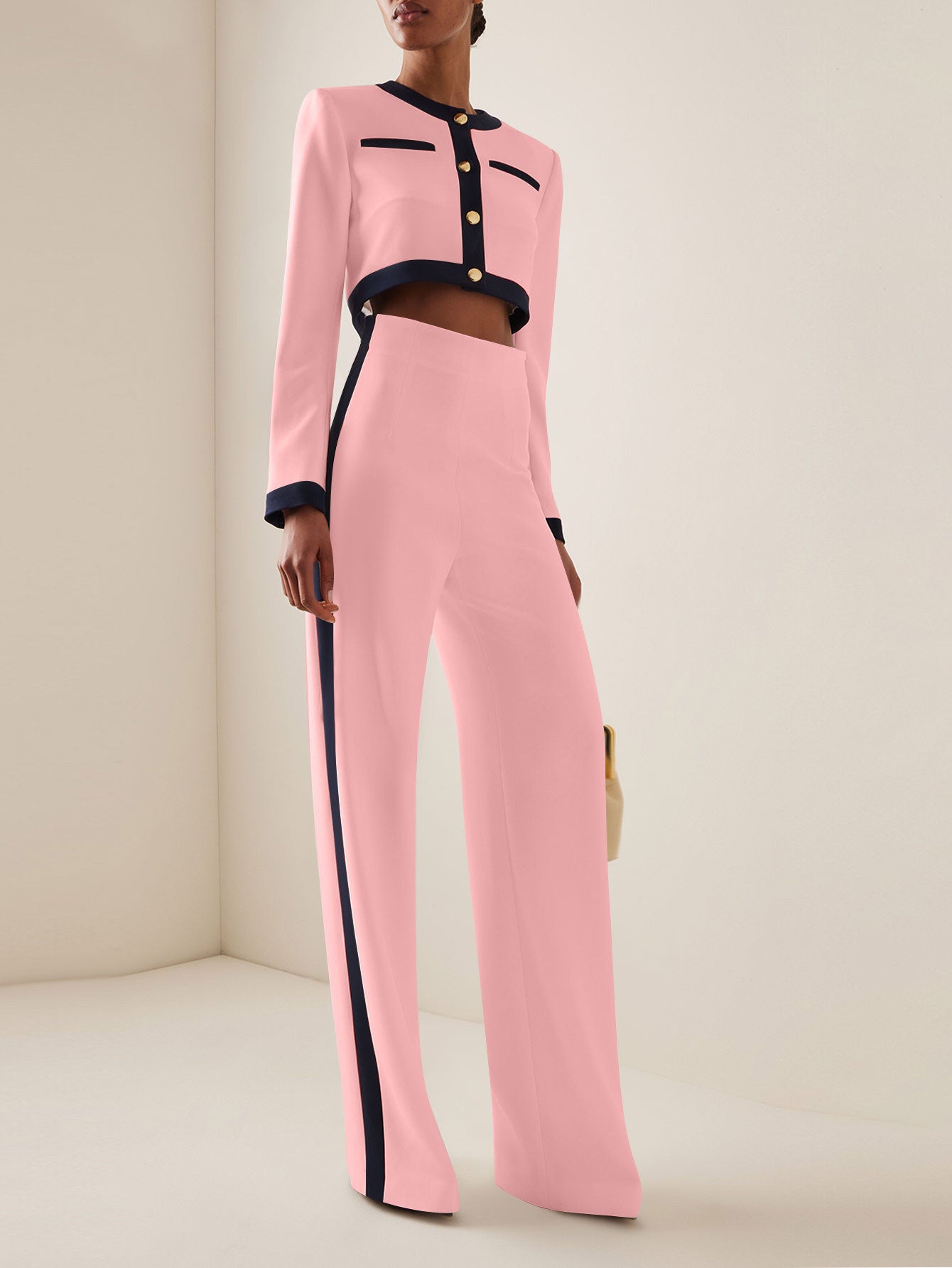 Tenue de bureau pour femme