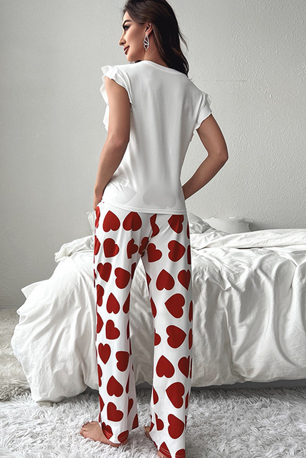 Tabarre à volants rouges et pantalon imprimé cardiaque