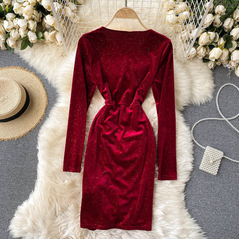 Robe en velours doré