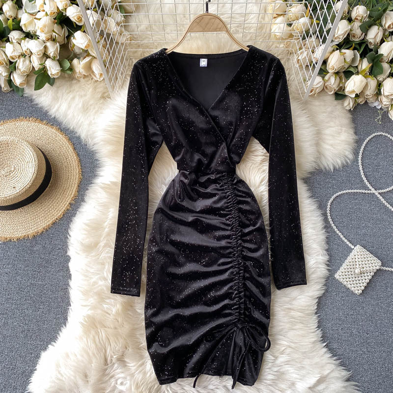Robe en velours doré