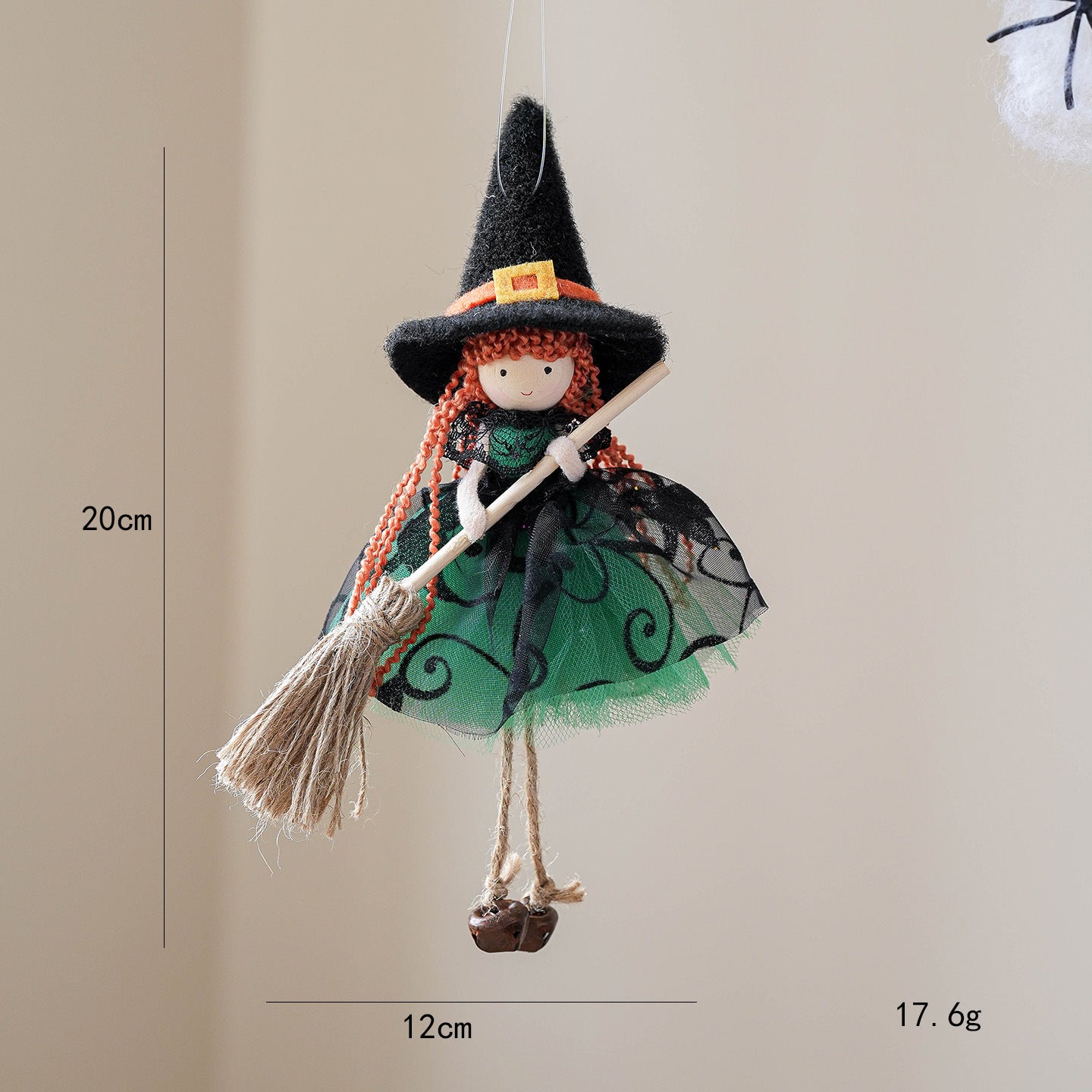 Pendentif ange en forme de balai en maille pour Halloween