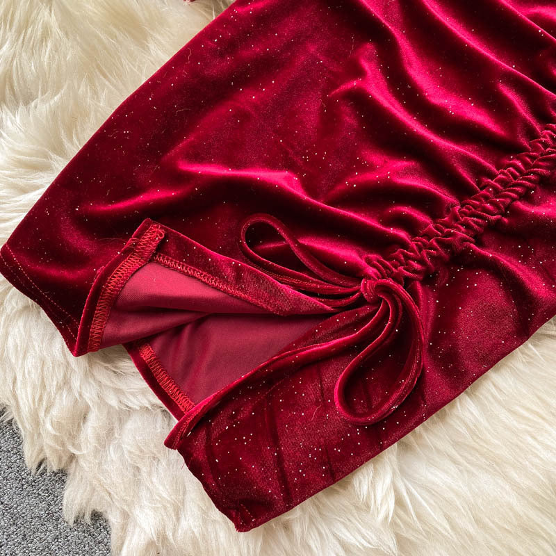 Robe en velours doré