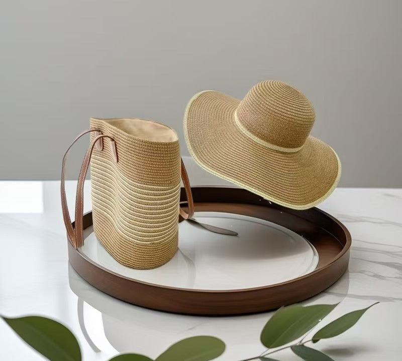 Ensemble de sacs et chapeau de paille pour vacances en bord de mer