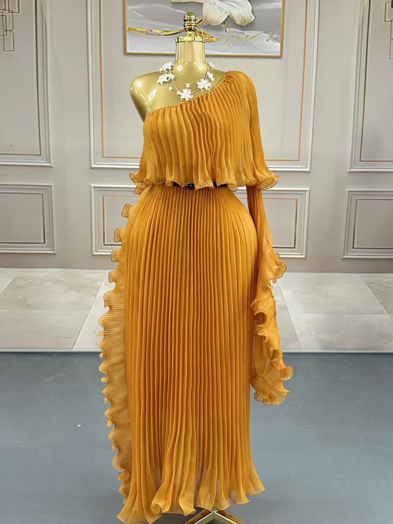 Robe de soirée élégante à une épaule et à la mode