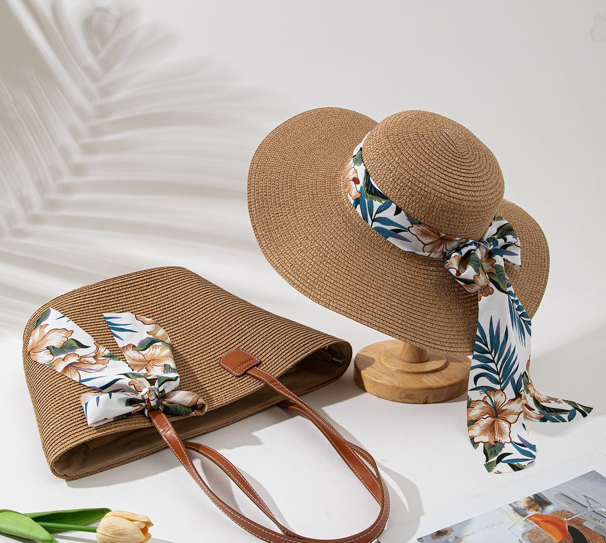 Ensemble de sacs et chapeau de paille pour vacances en bord de mer