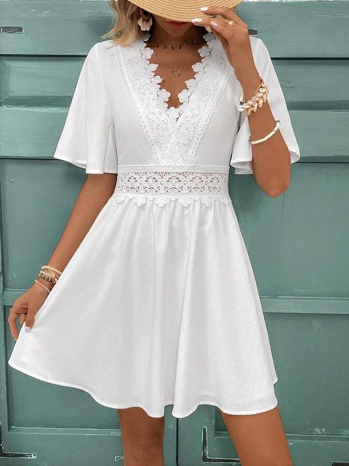 Robe à manches courtes et col en V en dentelle pour femme