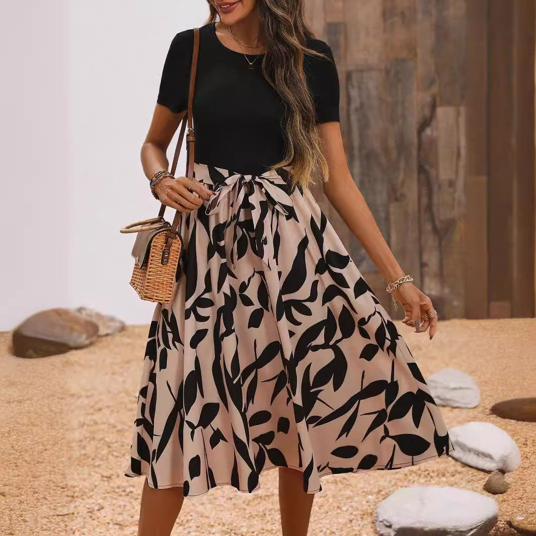 Robe à manches courtes et coutures imprimées pour femme
