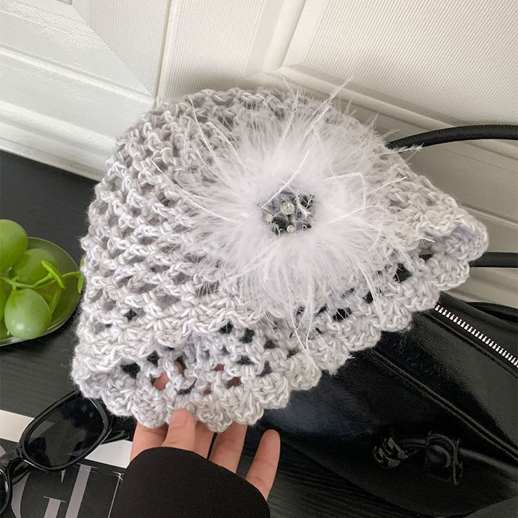 Bonnet tricoté à la main en plumes noires rétro françaises