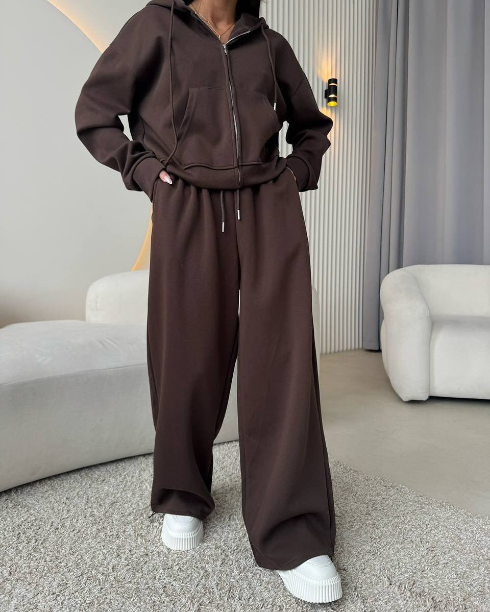 Ensemble deux pièces, sweat à capuche et pantalon à lacets