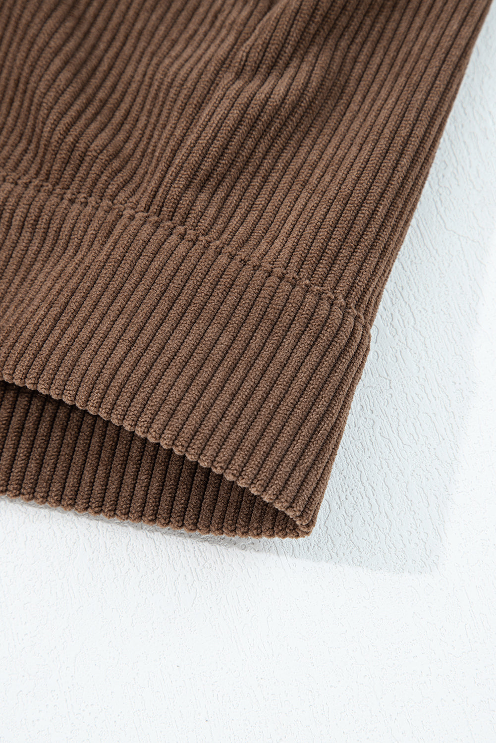 Bouton kaki foncé zipper la veste en velours côtelé à revers