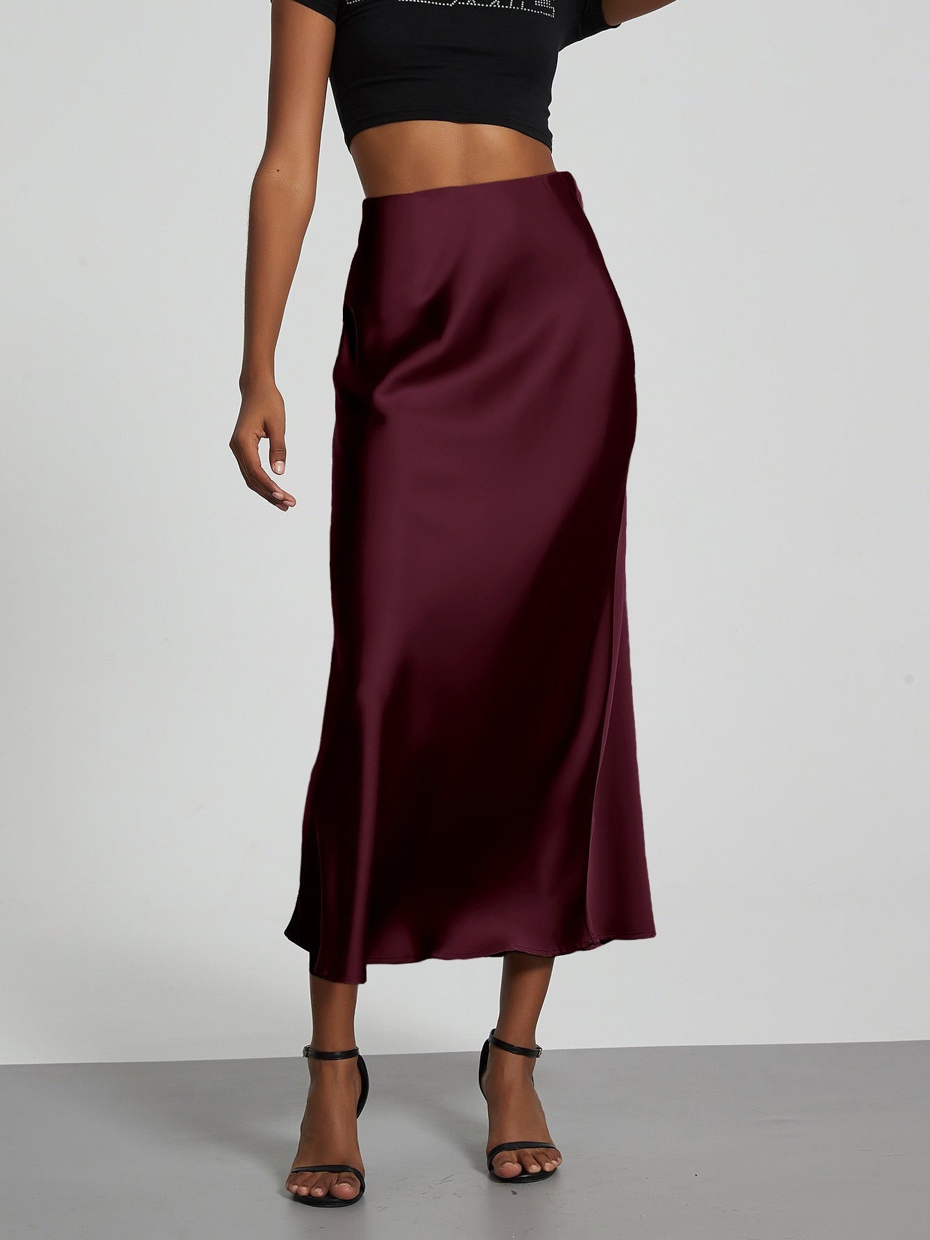 Jupe longue en satin coupe slim pour femme, style chic et uni