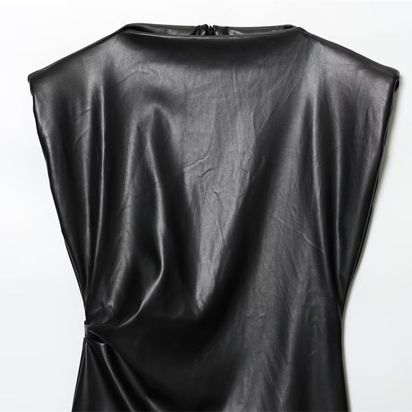 Robe courte ajustée en similicuir à épaules rembourrées pour femme