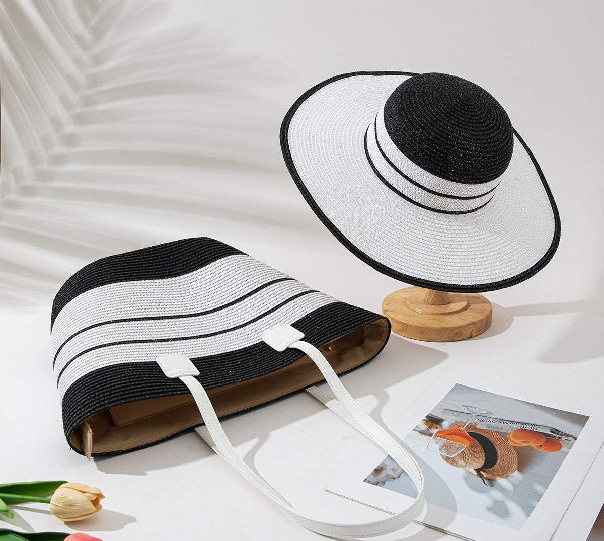 Ensemble de sacs et chapeau de paille pour vacances en bord de mer