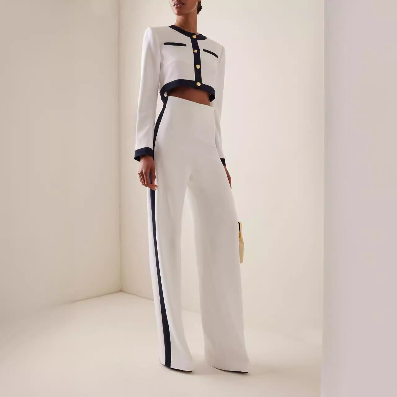 Tenue de bureau pour femme