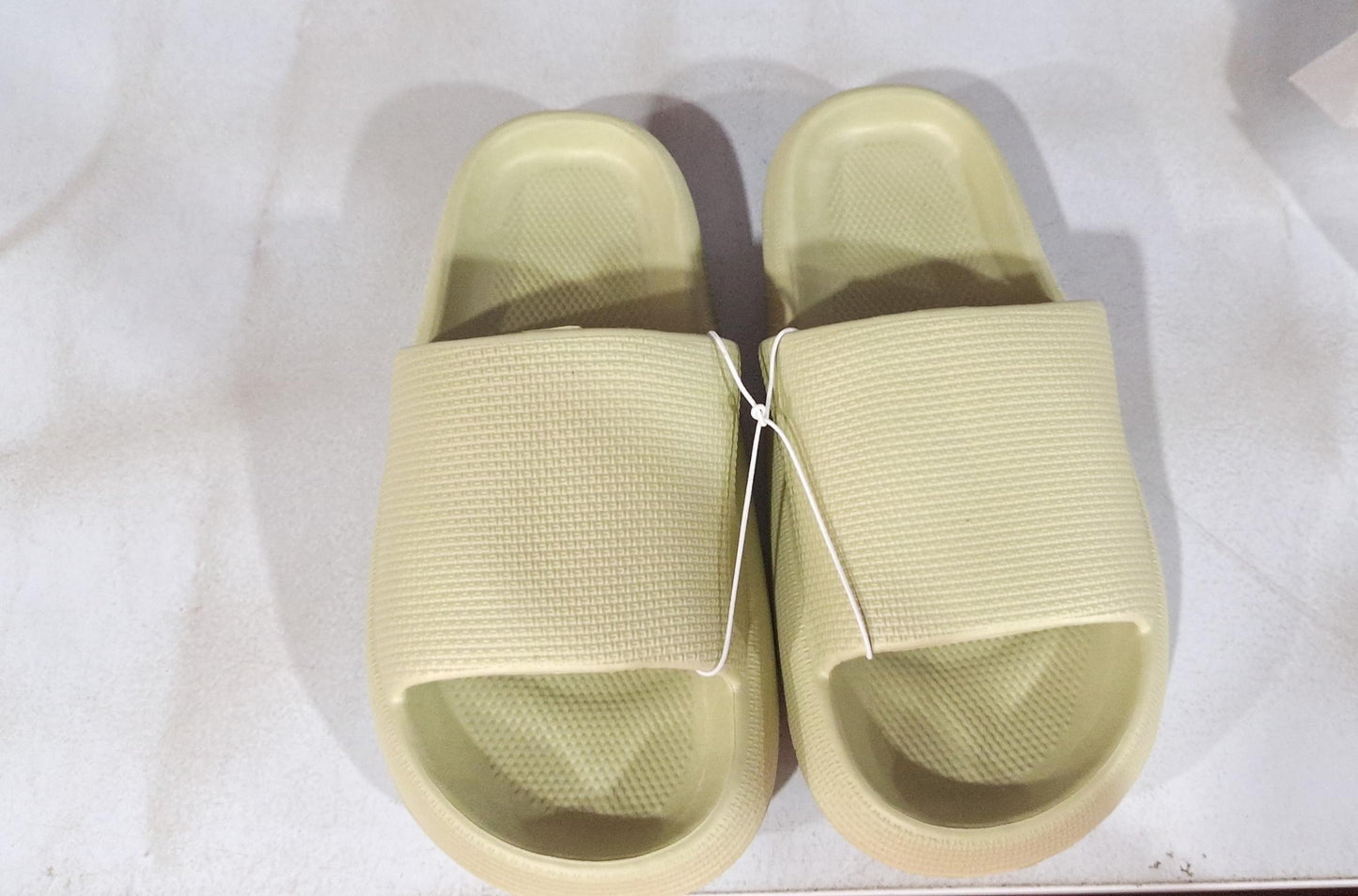 Pantoufles de couple douces pour la maison